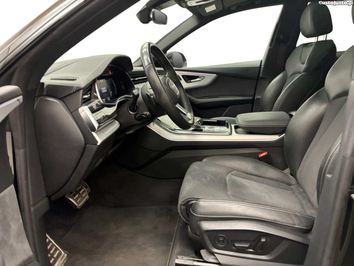 Audi Q8 55 TFSIe quattro Tiptronic S Line — fotografia 7
