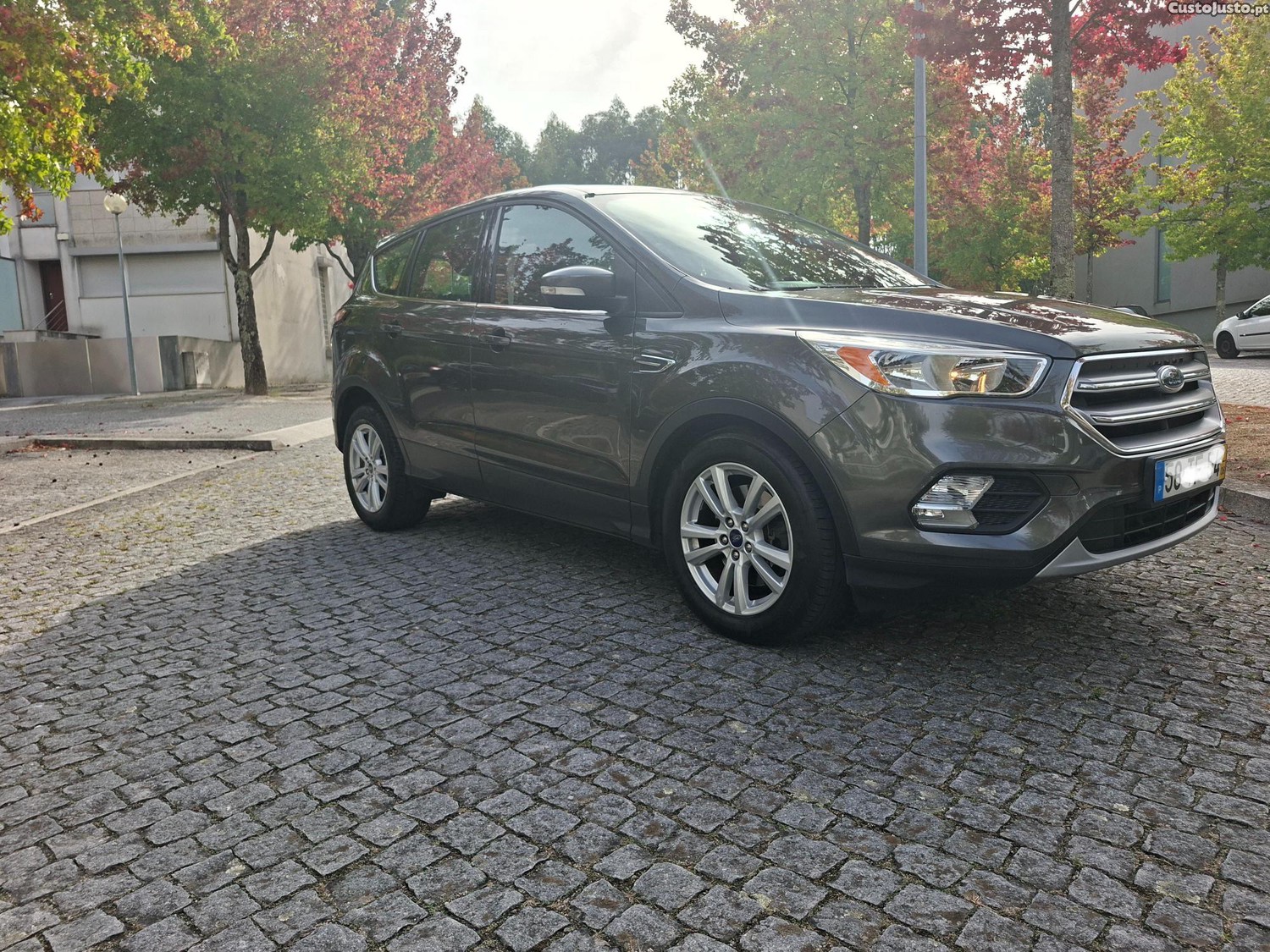 Ford Kuga 1.5 Tdci — photo 5