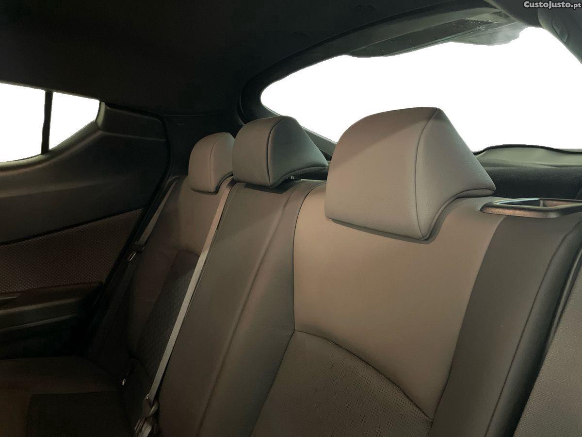 Toyota C-HR 1.8 Hybrid Exclusive+P.Luxury — fotografia 6