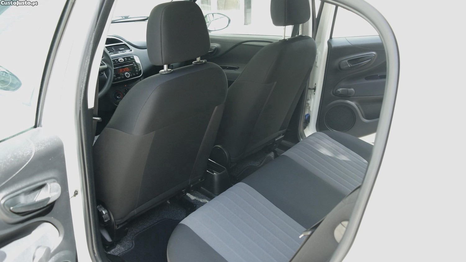 Fiat Punto 1.2 Lounge S&S — fotografia 9
