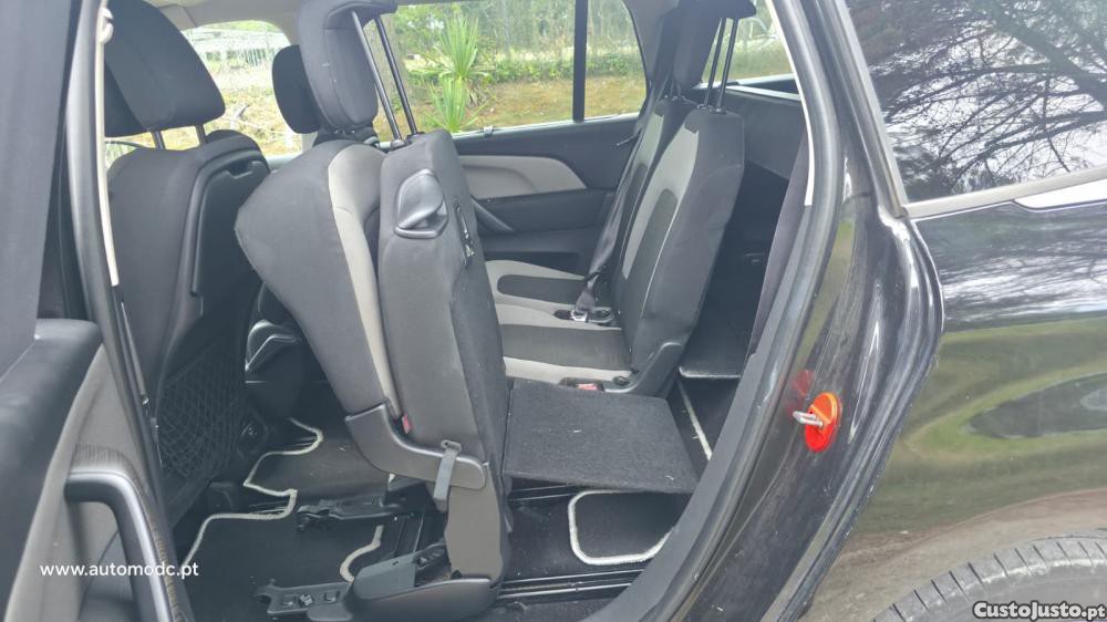 Citroën C4 Grand Picasso 1.6 e-HDi Exclusive — fotografia 6