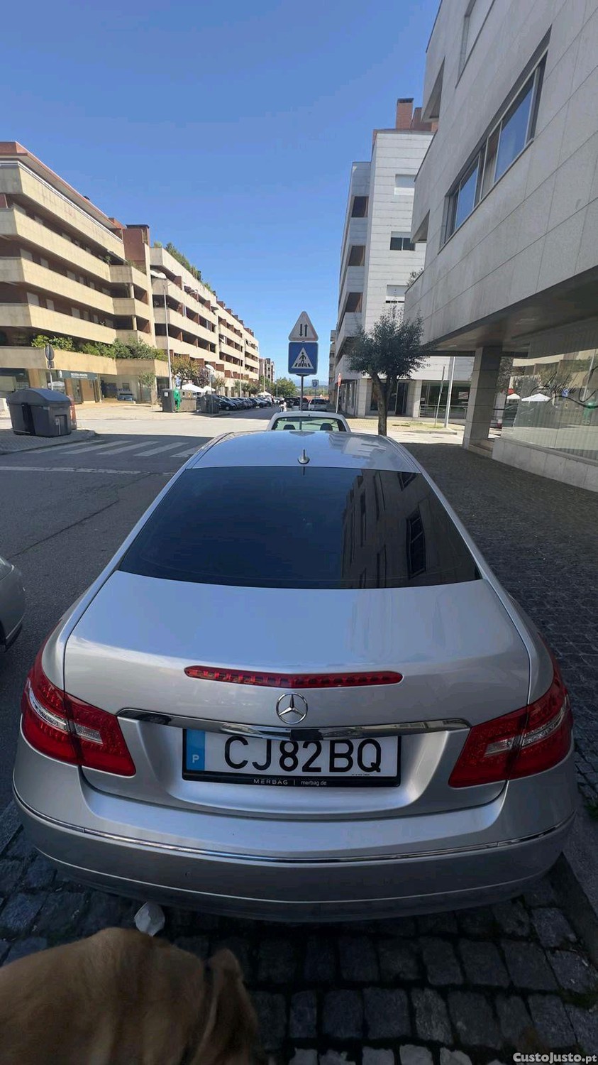Mercedes-Benz E 200 E200 — fotografia 4