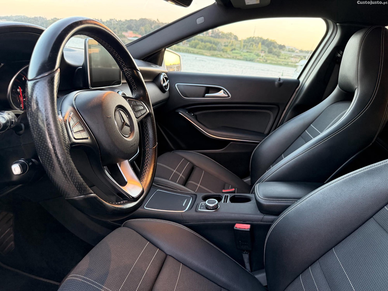 Mercedes-Benz A 200 d 7G-DCT Urban — fotografia 13