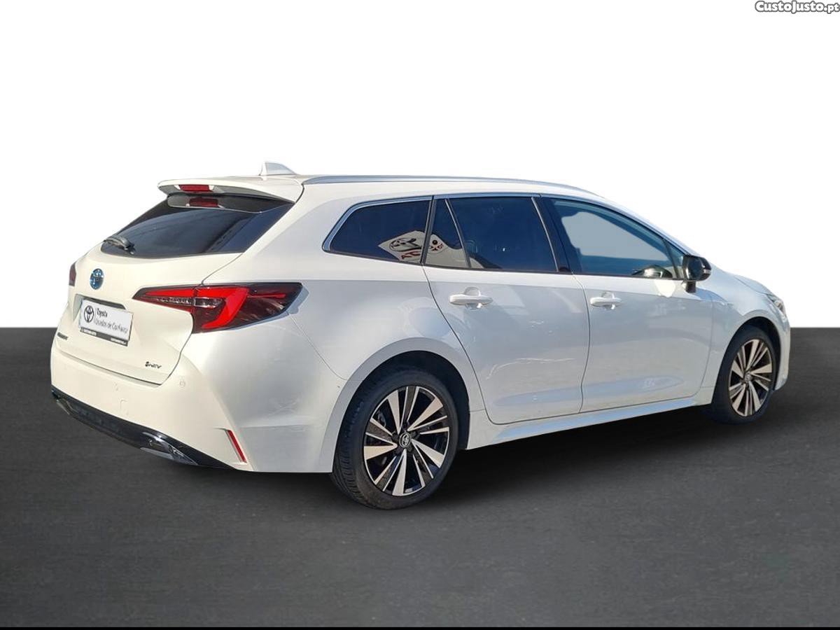 Toyota Corolla TS 1.8 Hybrid Comfort Plus — fotografia 3
