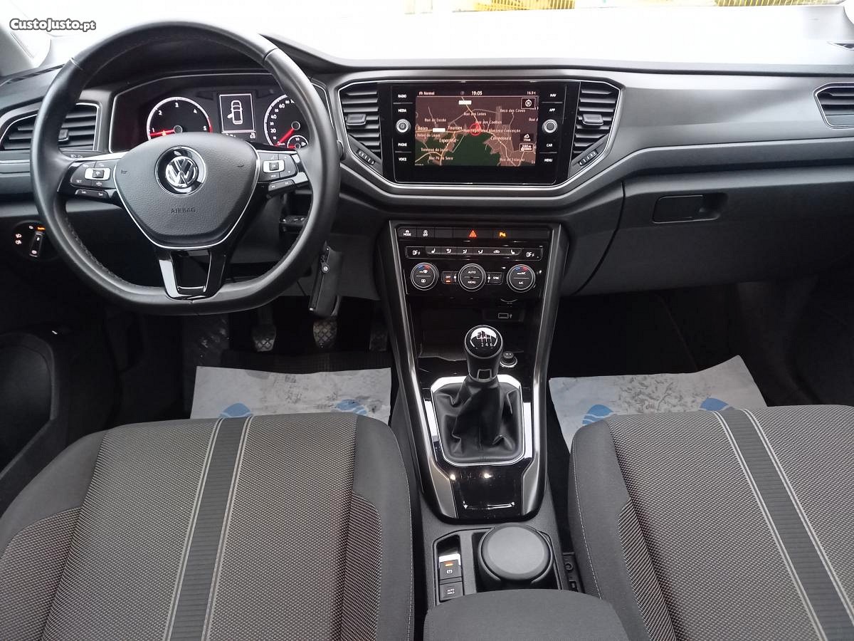 VW T-Roc Style 1.6 TDI 115 Cv - 19 — photo 5