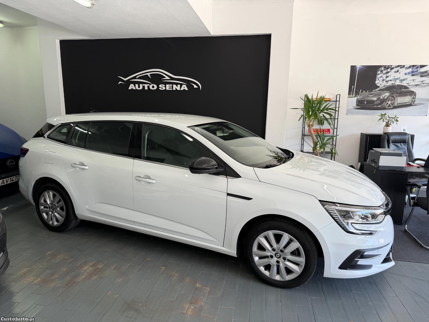 Renault Mégane Sport Tourer1.5 Blue dci Equilibre EDC — fotografia 8