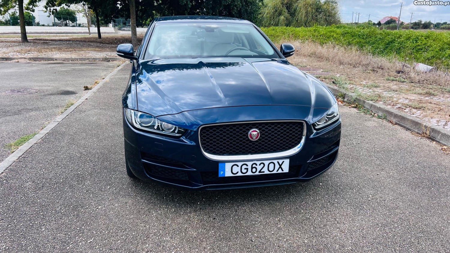 Jaguar XE Executive — fotografia 9