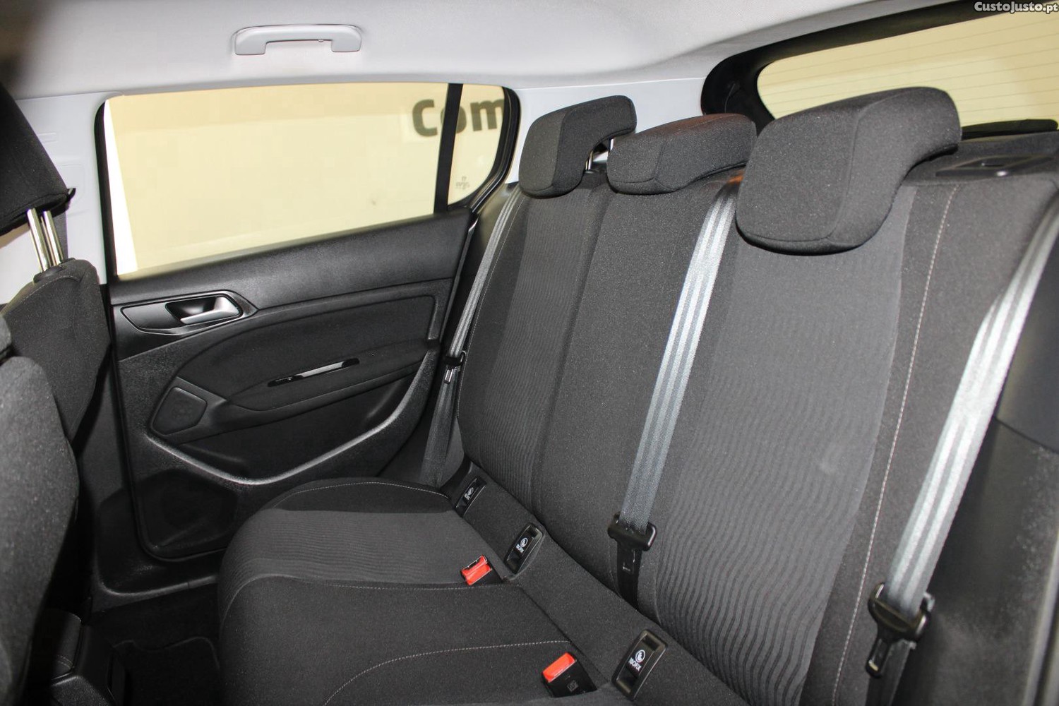 Peugeot 308 1.2 THP 110 — fotografia 7