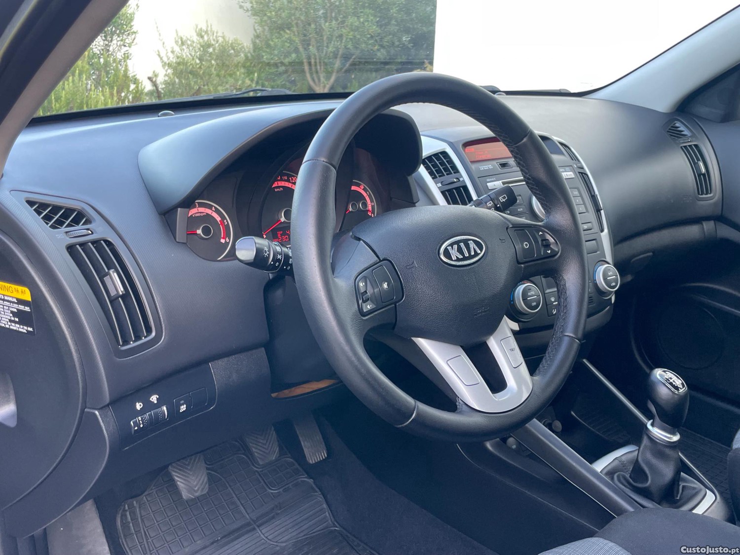 Kia Ceed CRDI EX ECO — fotografia 6
