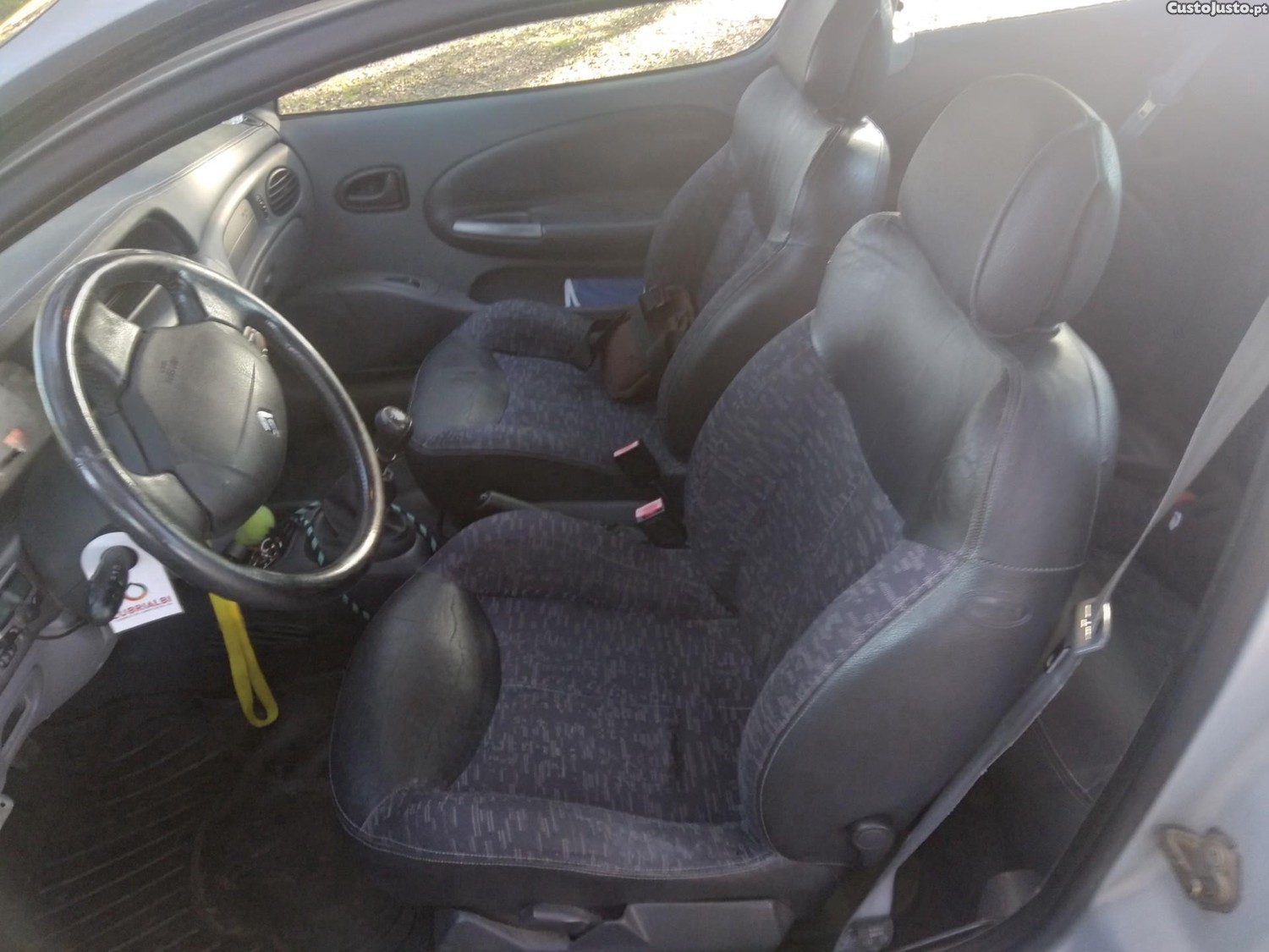 Renault Coupe 1.9 — fotografia 5