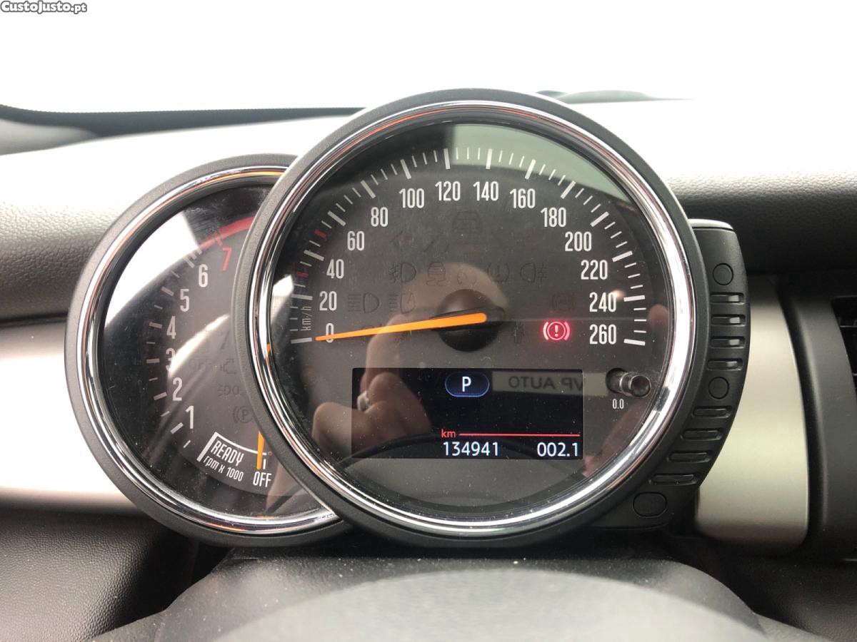 MINI Cooper S Finition Red Hot Chili — fotografia 5