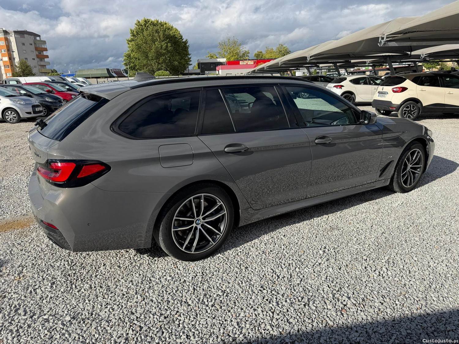 BMW 530 e Pack Desportivo M — fotografia 11
