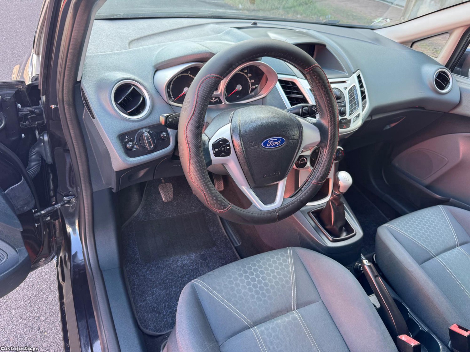 Ford Fiesta Gasolina Titanium X Impecável — fotografia 4