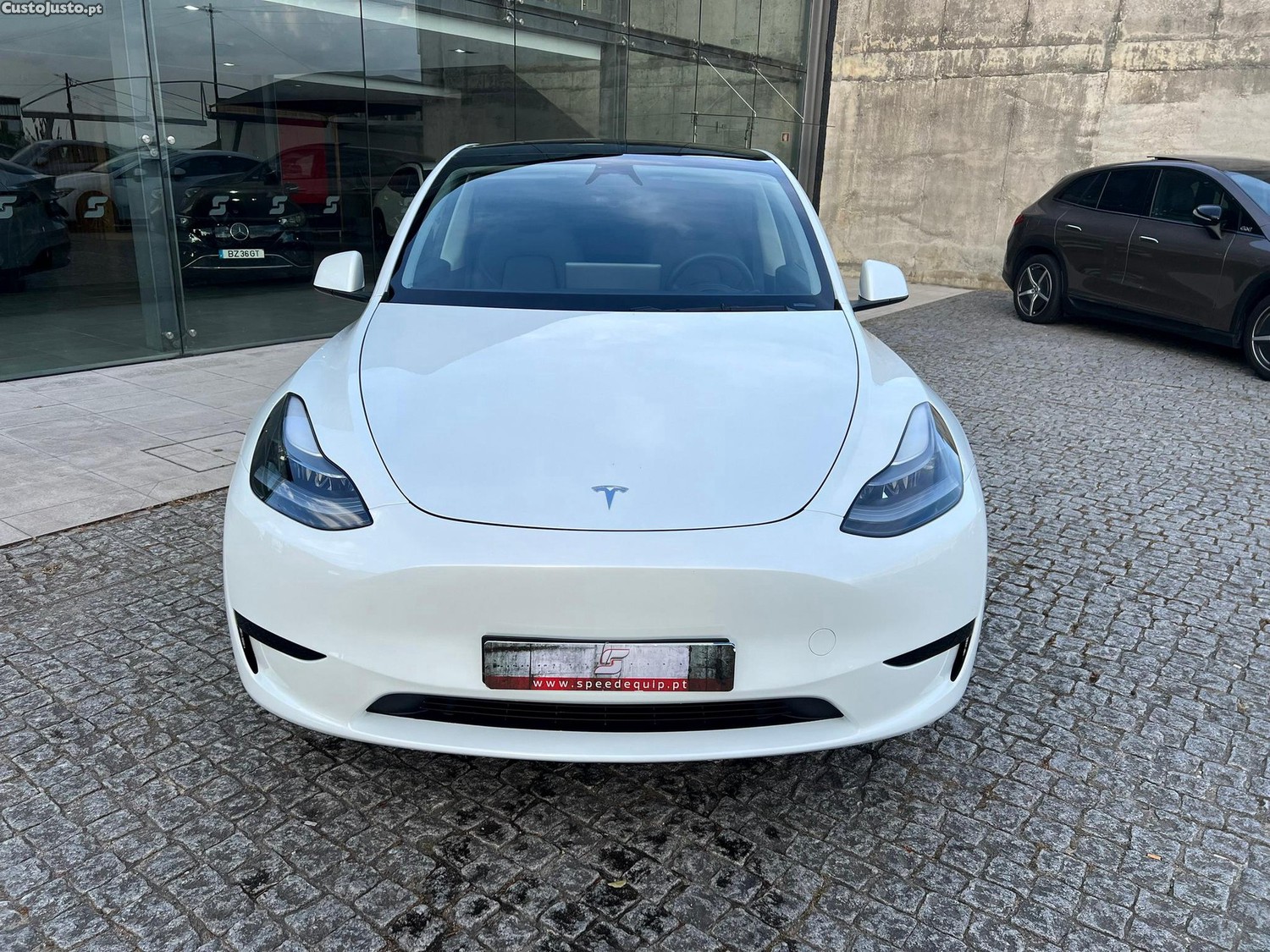 Tesla Model Y Standard RWD — fotografia 15