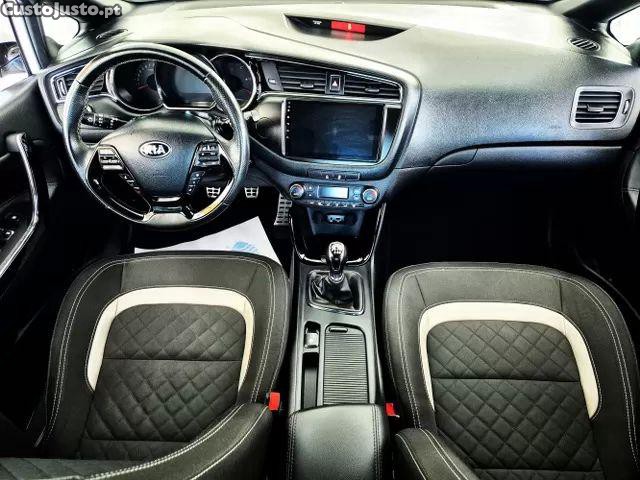 Kia Ceed 1.0 t-gdi gt line — fotografia 5
