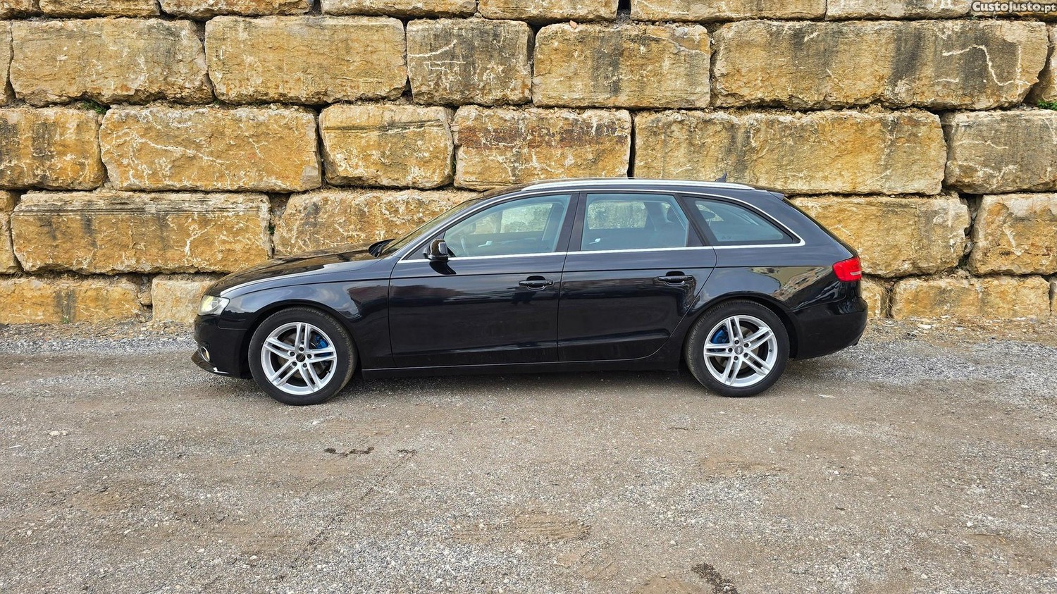 Audi A4 Avant 2.0 TDi Exclusive — fotografia 28