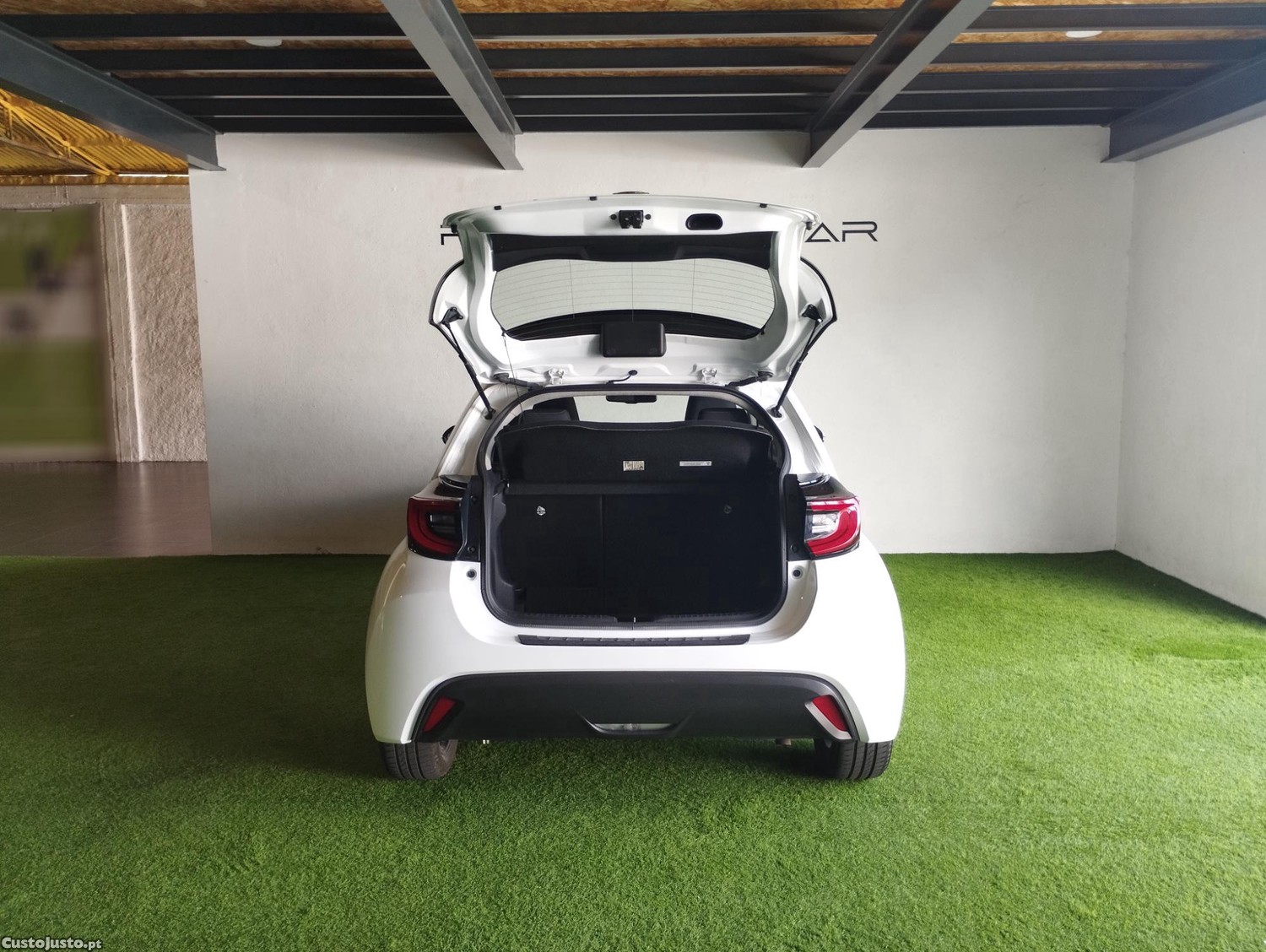 Toyota Yaris 1.5 HDF Comfort Plus — fotografia 8