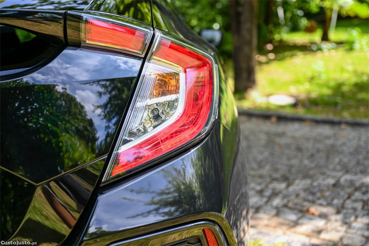 Honda Civic 1.0 i-VTEC Executive — fotografia 7