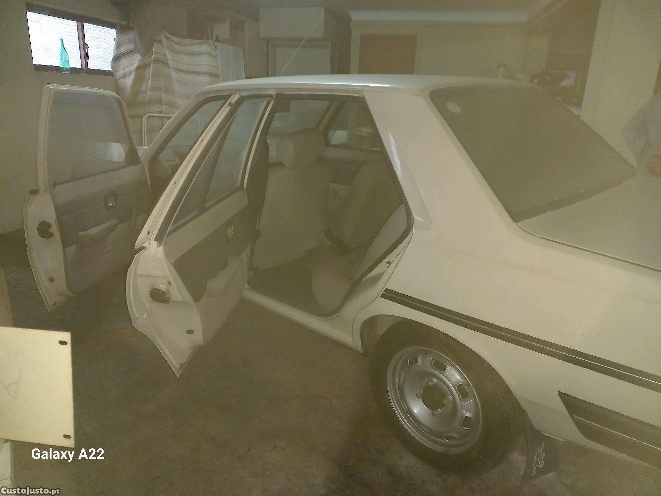 Peugeot 305 GL — fotografia 4