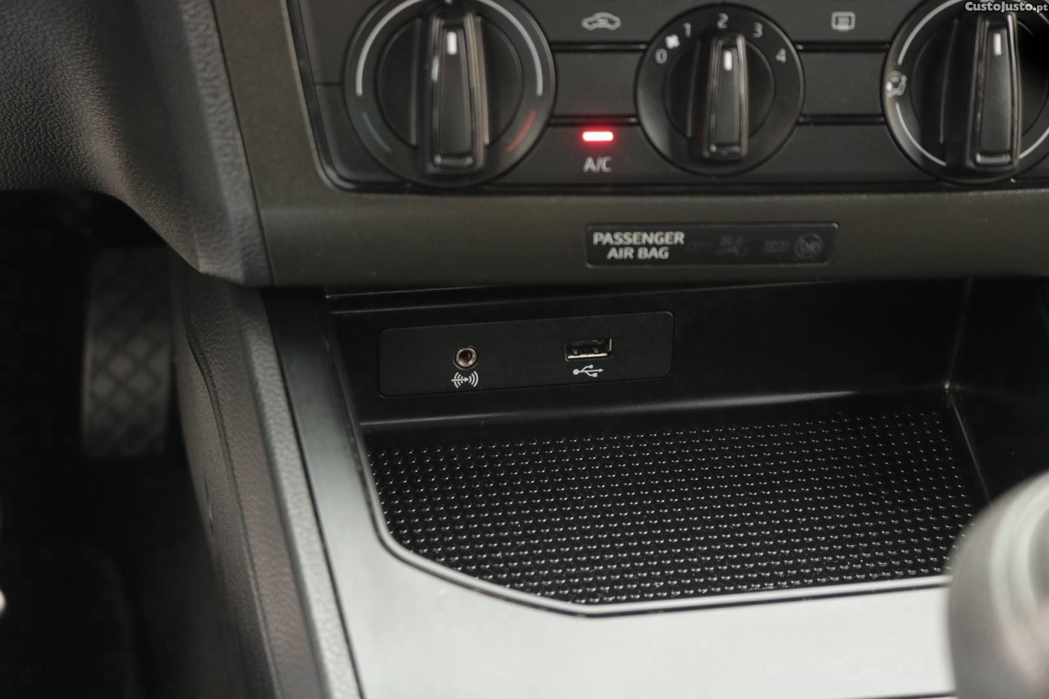 SEAT Ibiza 1.6 TDI Reference — fotografia 10