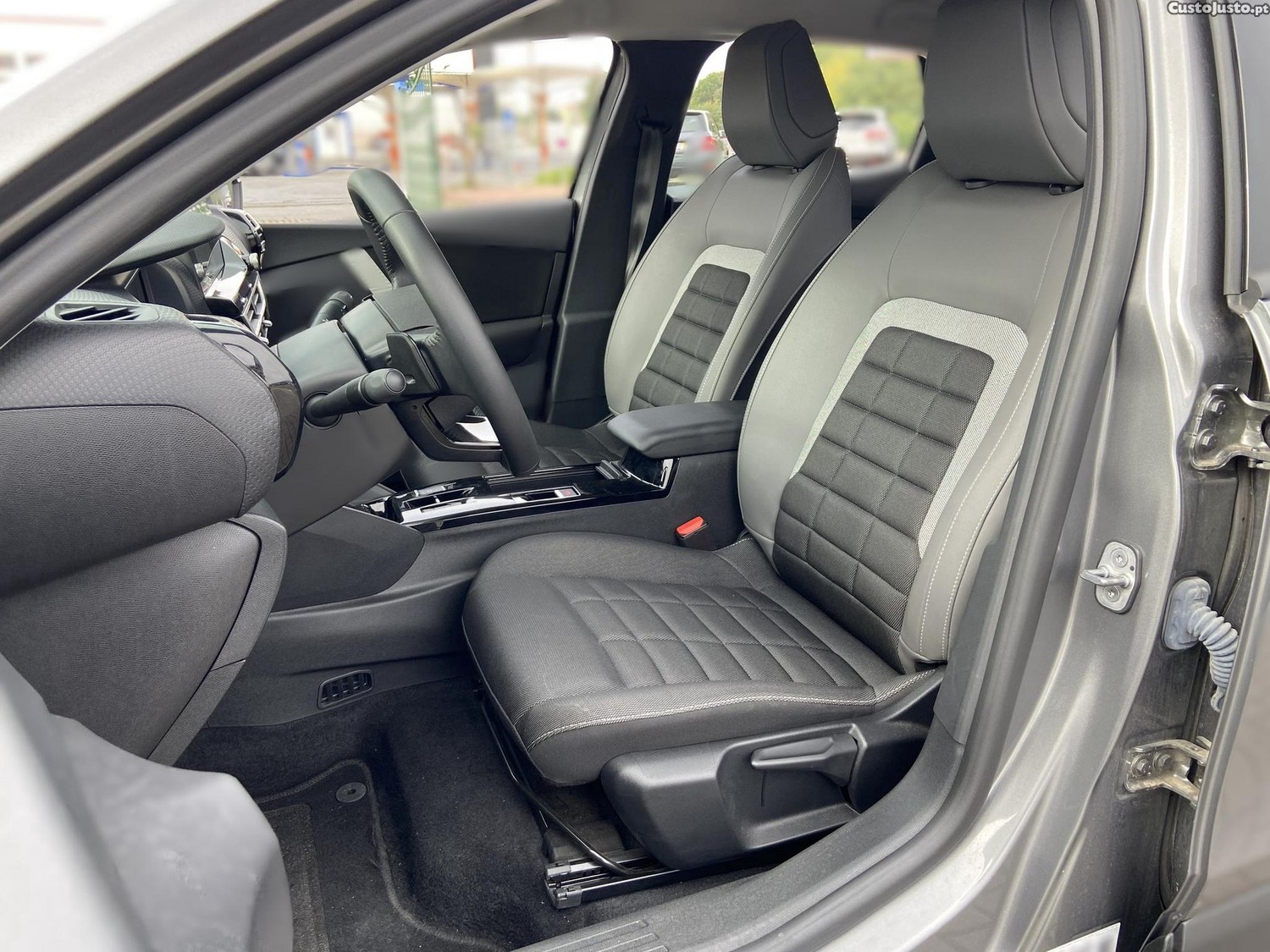 Citroën C4 1.2 Hybrid Plus e-DSC6 — fotografia 10