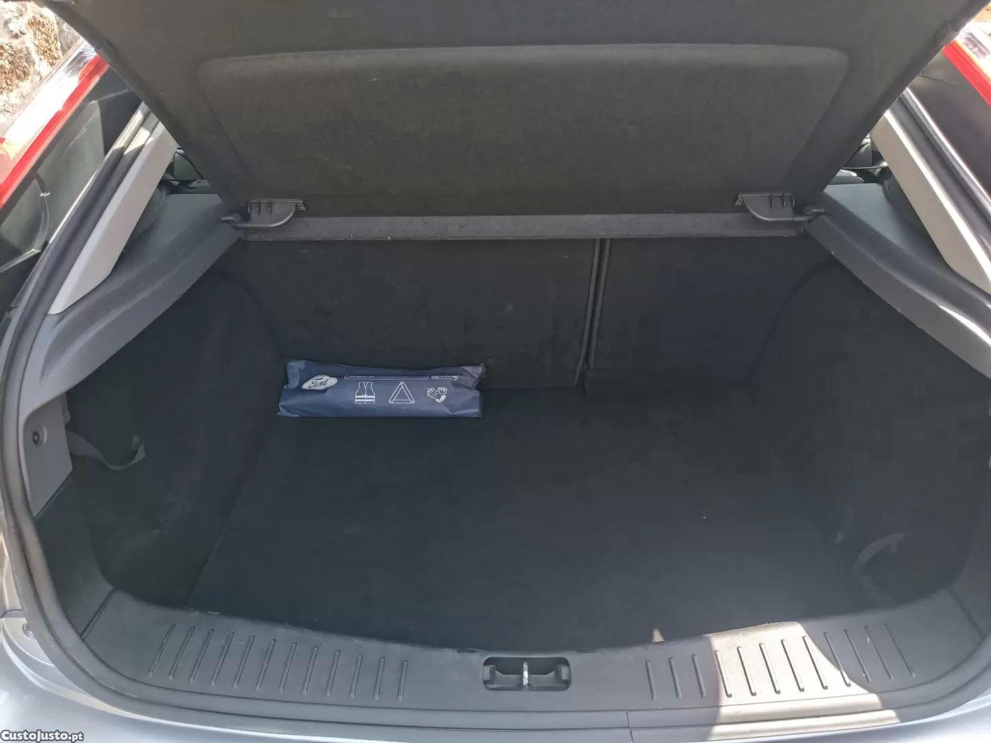 Ford Focus 1.6 tdci connection — fotografia 5