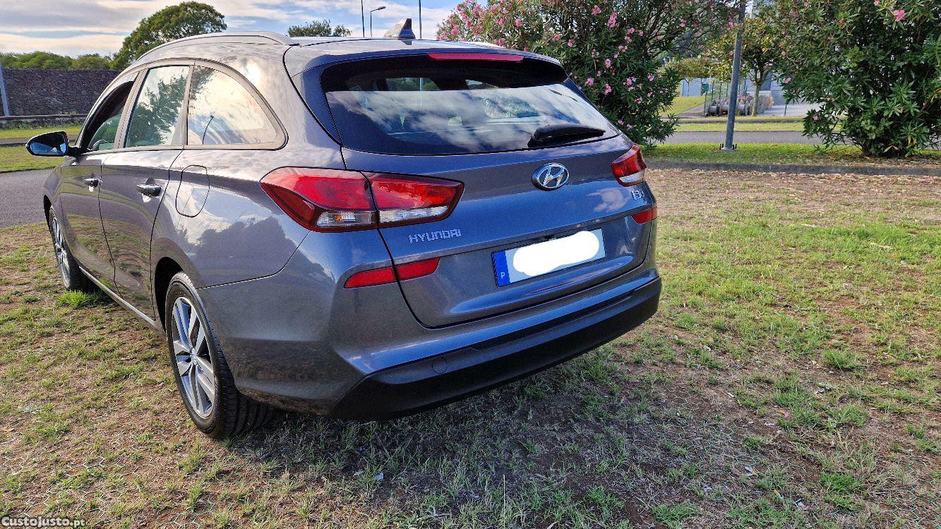 Hyundai i30 SW 1.6 CRDi COMFORT NAVI — fotografia 9