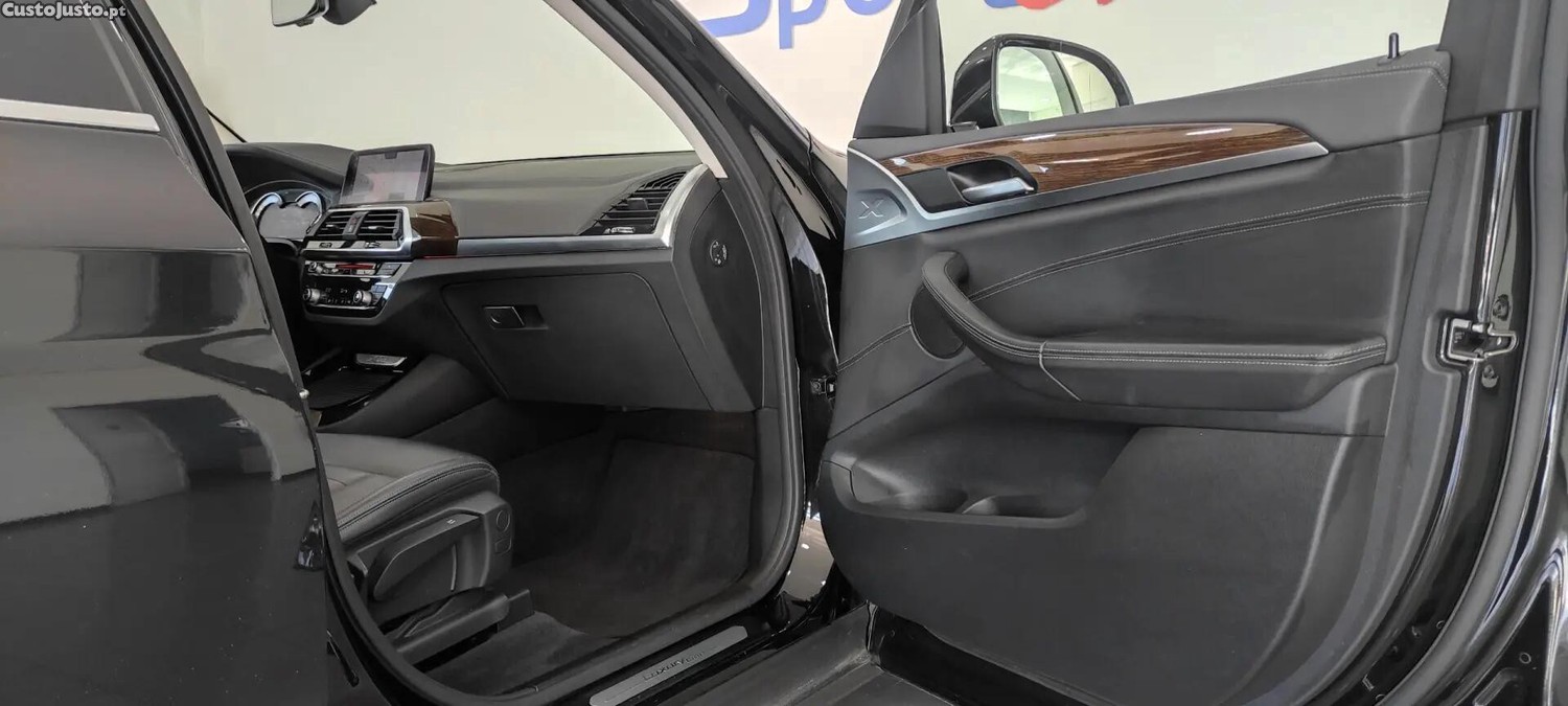 BMW X3 20 d xDrive Line Luxury — fotografia 10