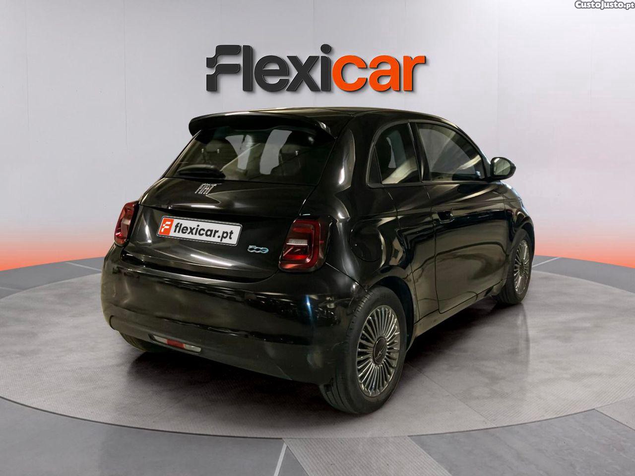 Fiat 500 e Icon Plus 42 KWh — fotografia 18