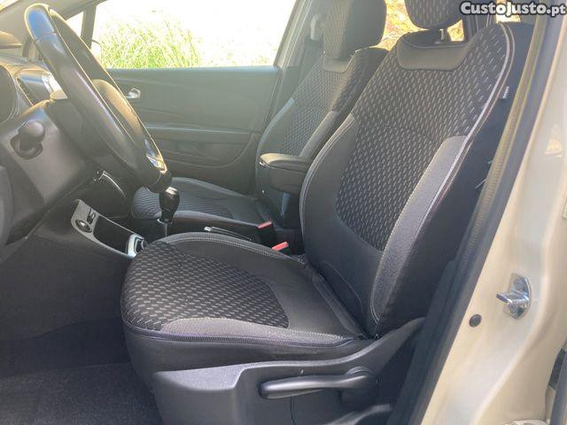 Renault Captur 0.9 TCE Exclusive — fotografia 6