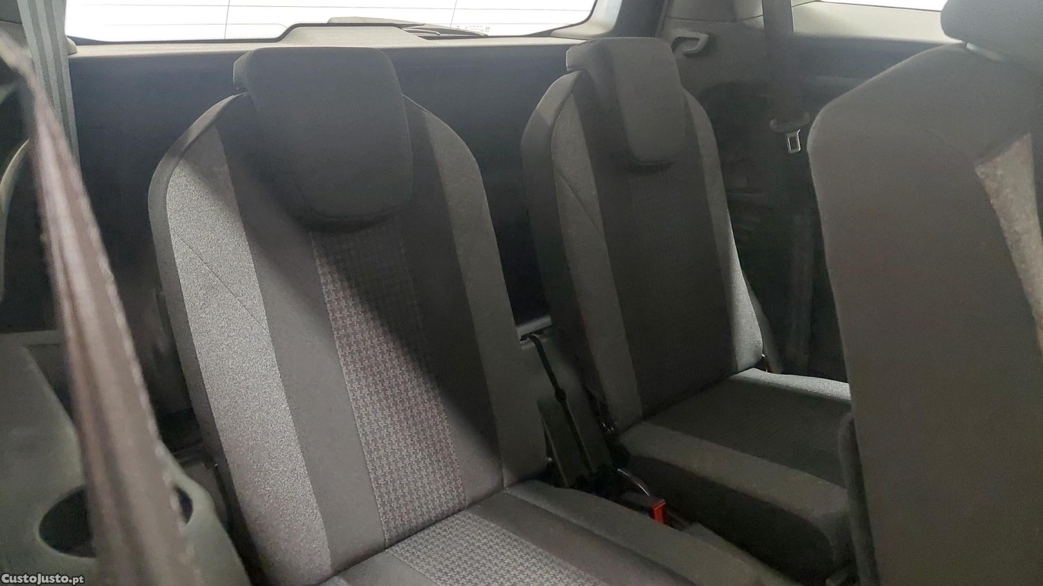Peugeot 5008 1.5 HDI ACTIVE PACK — fotografia 2