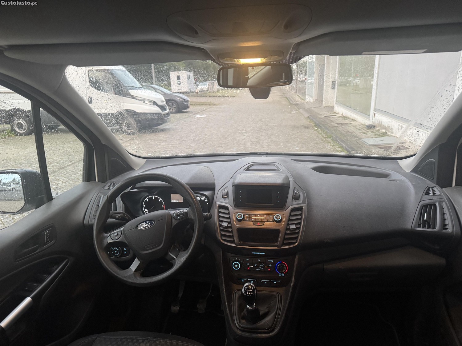 Ford Tourneo Longa 1.5 Tdci 5 lugares — fotografia 3
