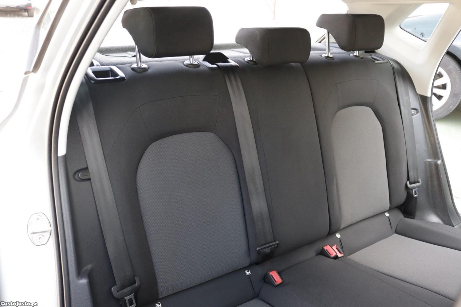 SEAT Ibiza 1.6 TDI Reference — fotografia 37
