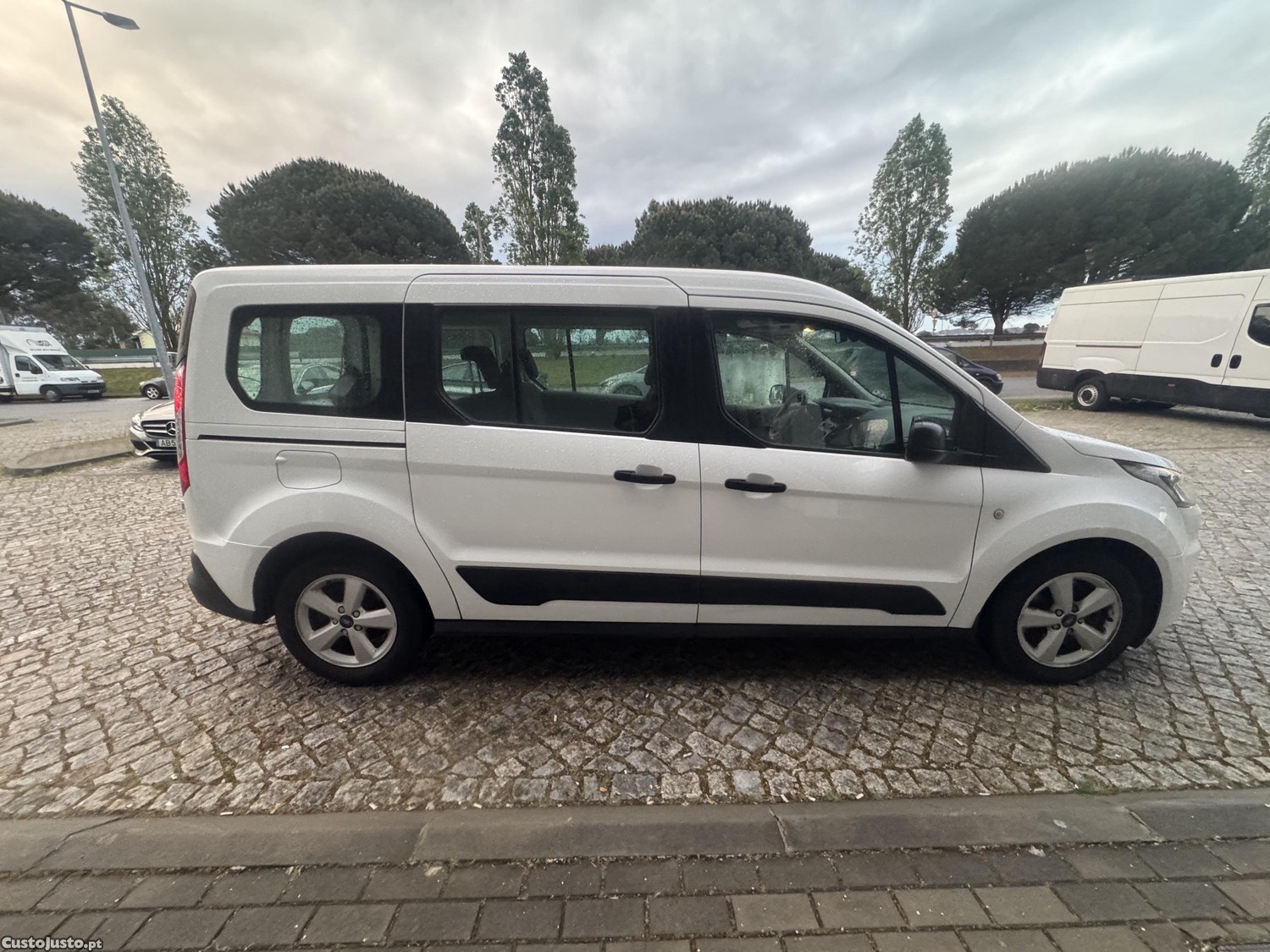 Ford Tourneo Longa 1.5 Tdci 5 lugares — fotografia 7