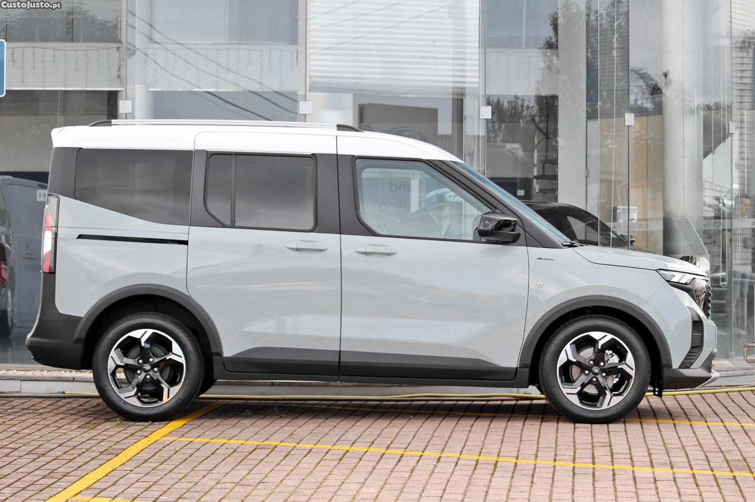 Ford Tourneo 1.0 EcoBoost Active - 24 — photo 5