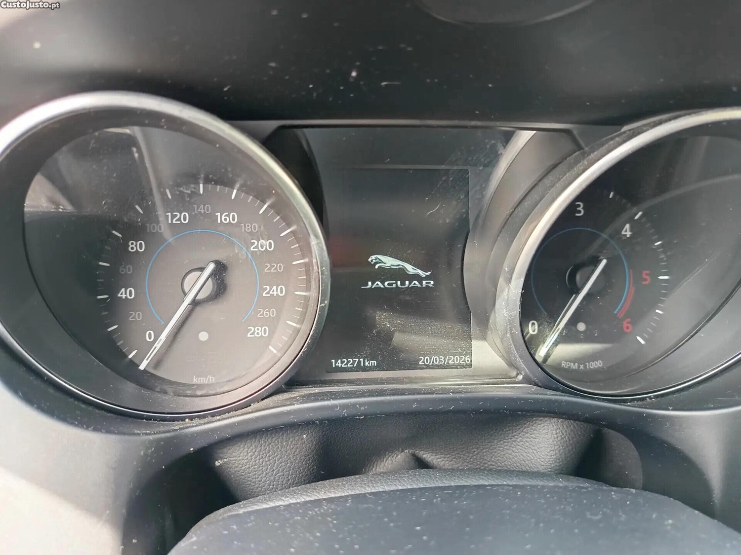 Jaguar F-Pace 2.0 i4D Prestige AWD — fotografia 3