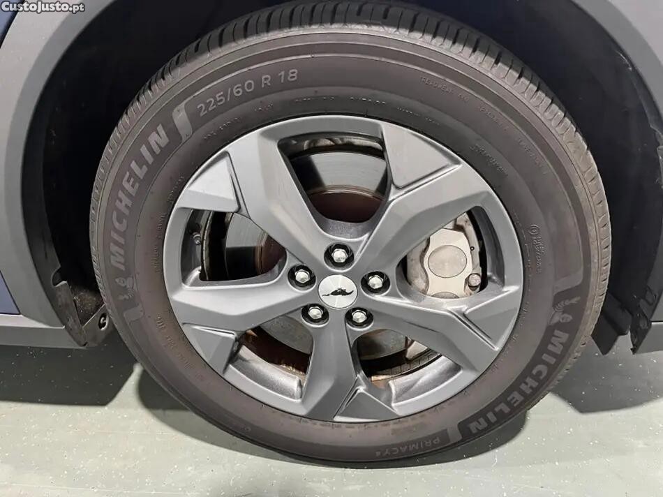 Ford Mustang Mach-E 98.7 kWh Premium AWD — fotografia 15