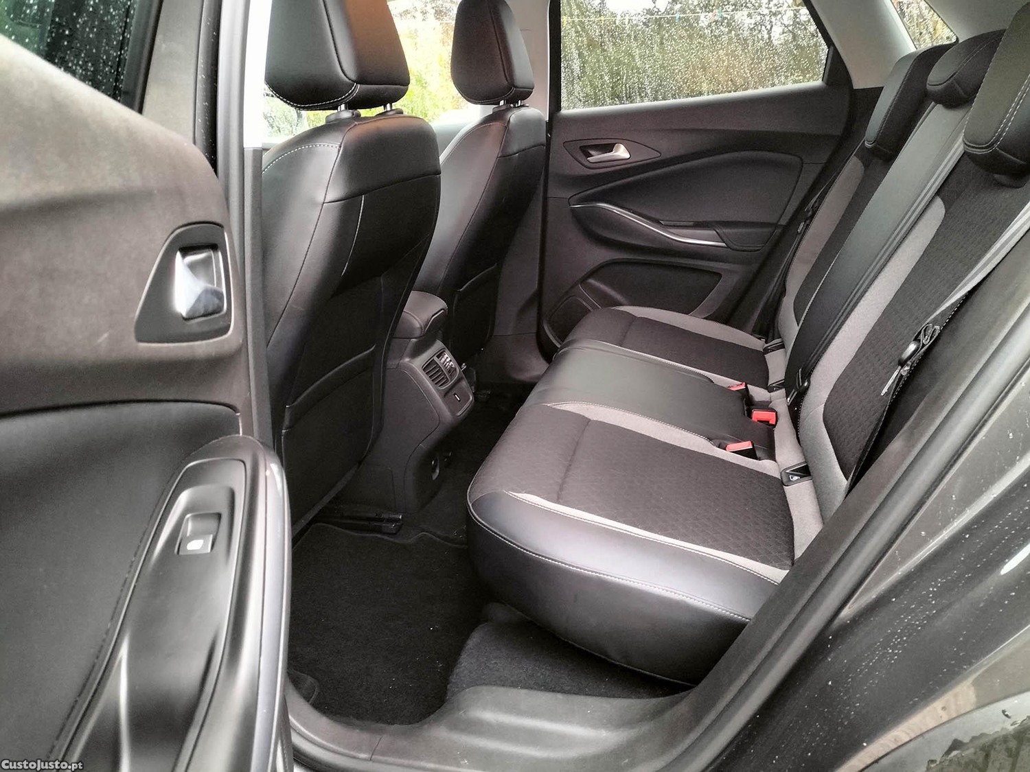 Opel Grandland X 1.2i Turbo Design Line 130cv — fotografia 4
