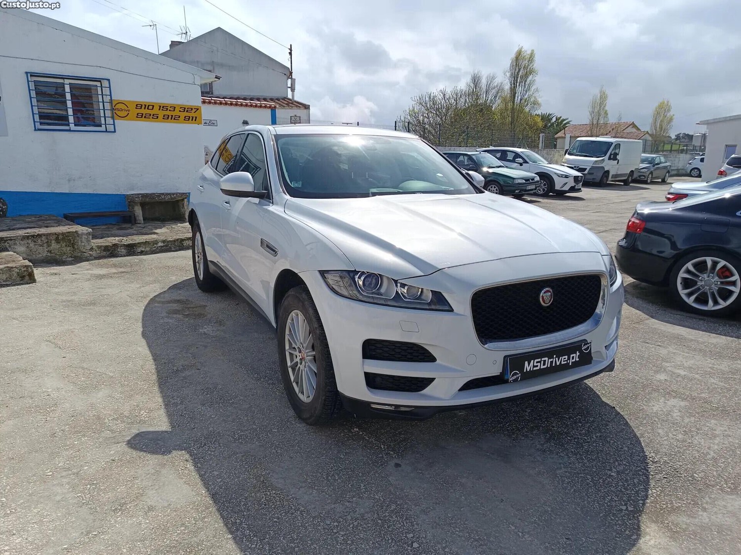Jaguar F-Pace 2.0 i4D Prestige AWD — fotografia 19