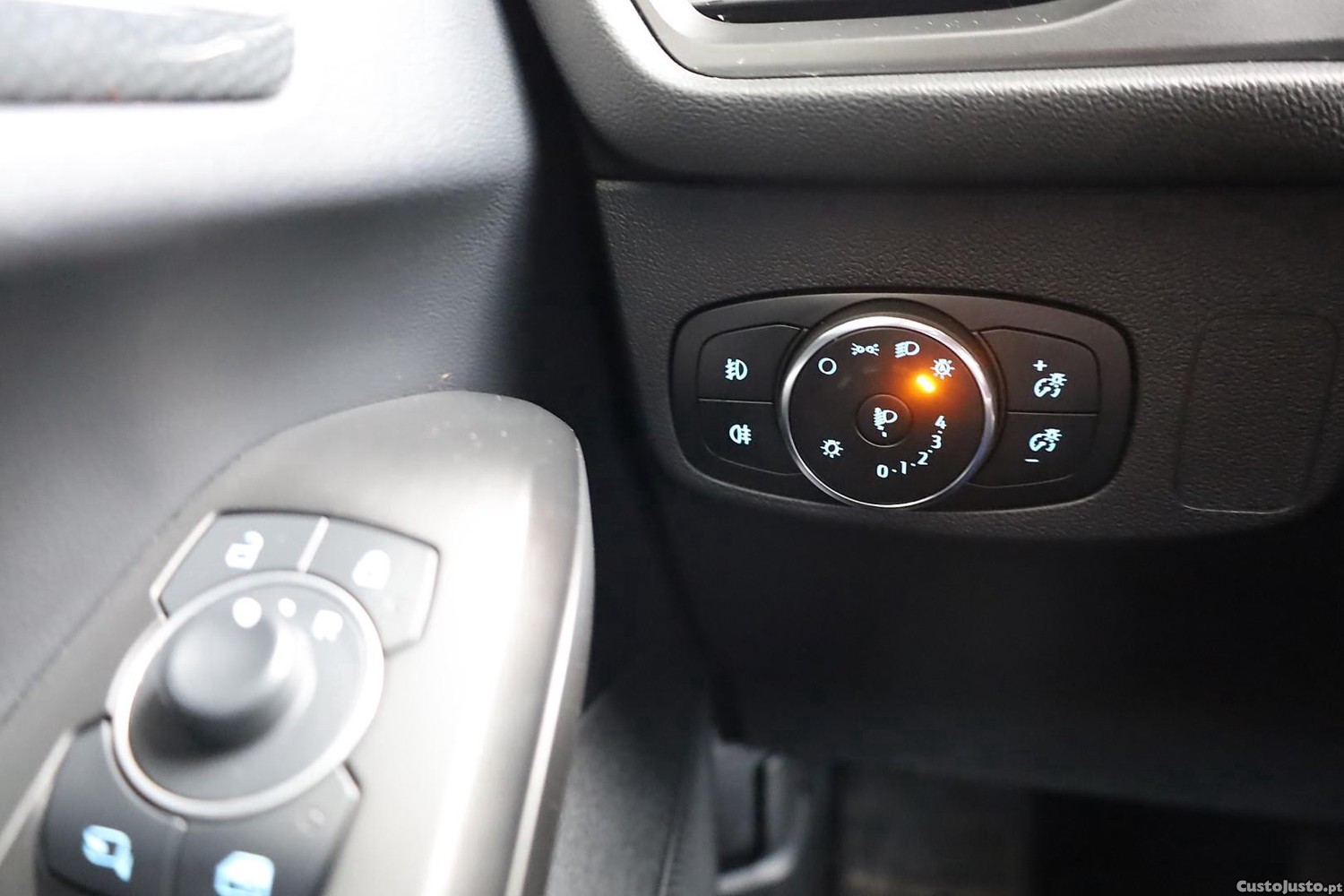 Ford Focus 1.0 EcoBoost MHEV ST-Line Aut — fotografia 5