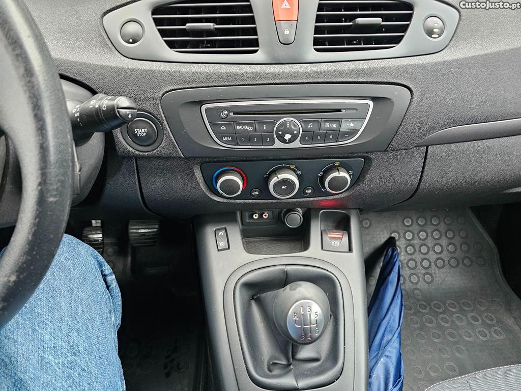 Renault Scénic 1.5Dci 86cv Cx6 03/2010 — fotografia 4