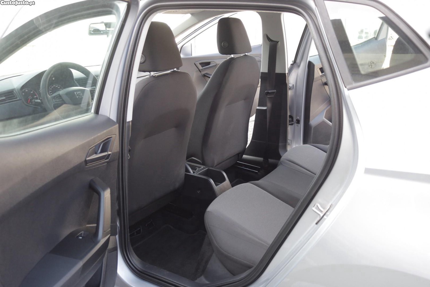 SEAT Ibiza 1.6 TDI Reference — fotografia 35