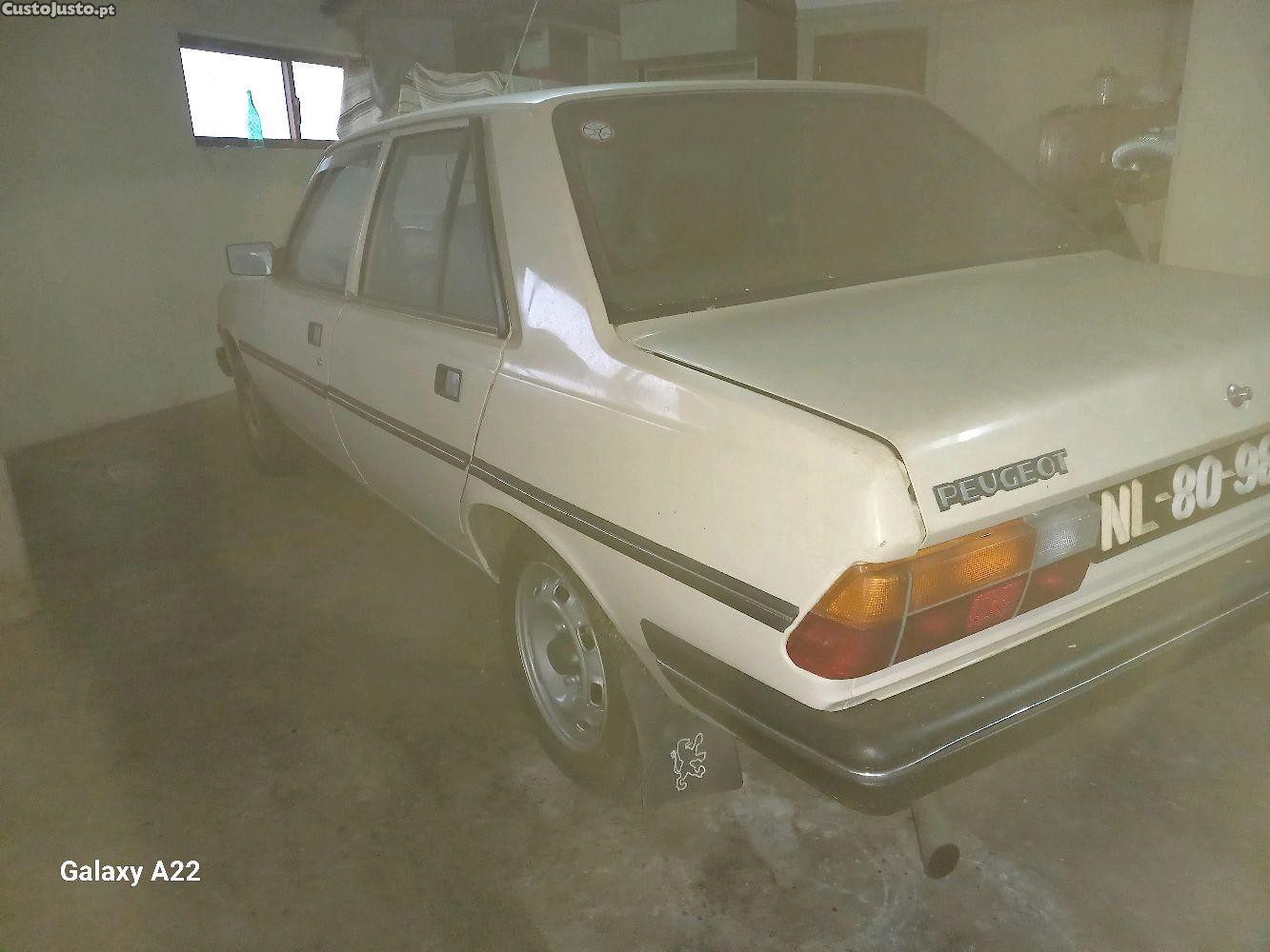 Peugeot 305 GL — fotografia 5