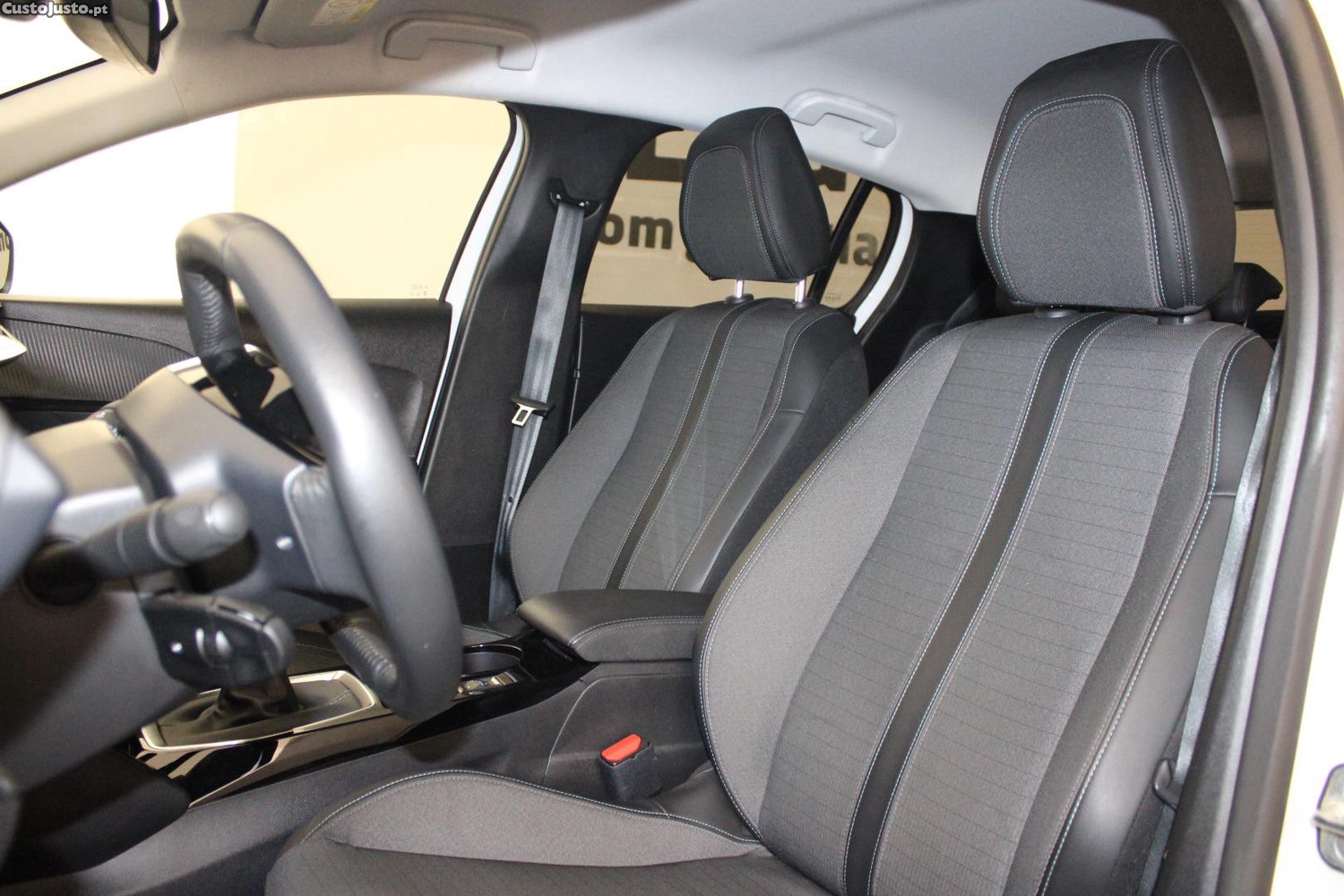 Peugeot 208 1.5 BlueHDI 100CV ALLURE — fotografia 12