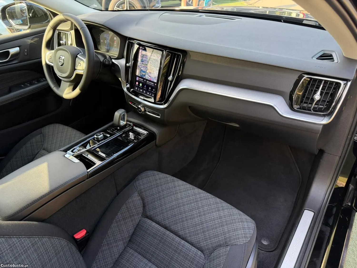 Volvo V60 2.0 T6 AWD TE Essential — fotografia 16