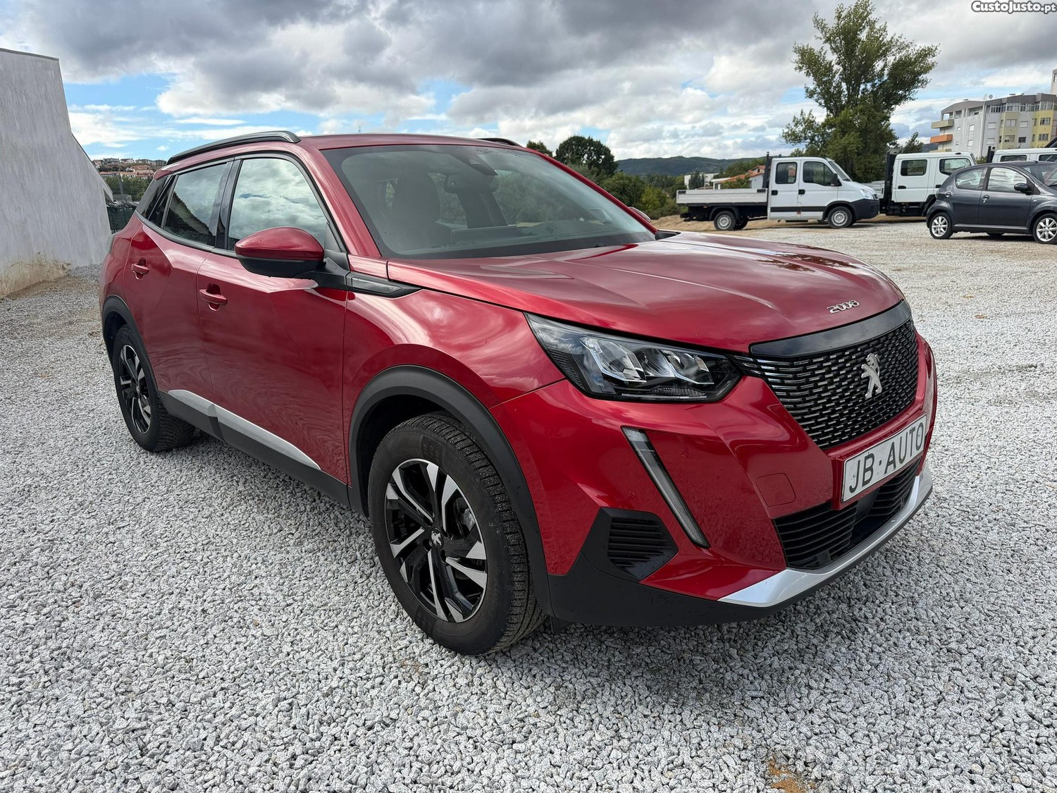 Peugeot 2008 1.2 PureTech Allure — fotografia 13