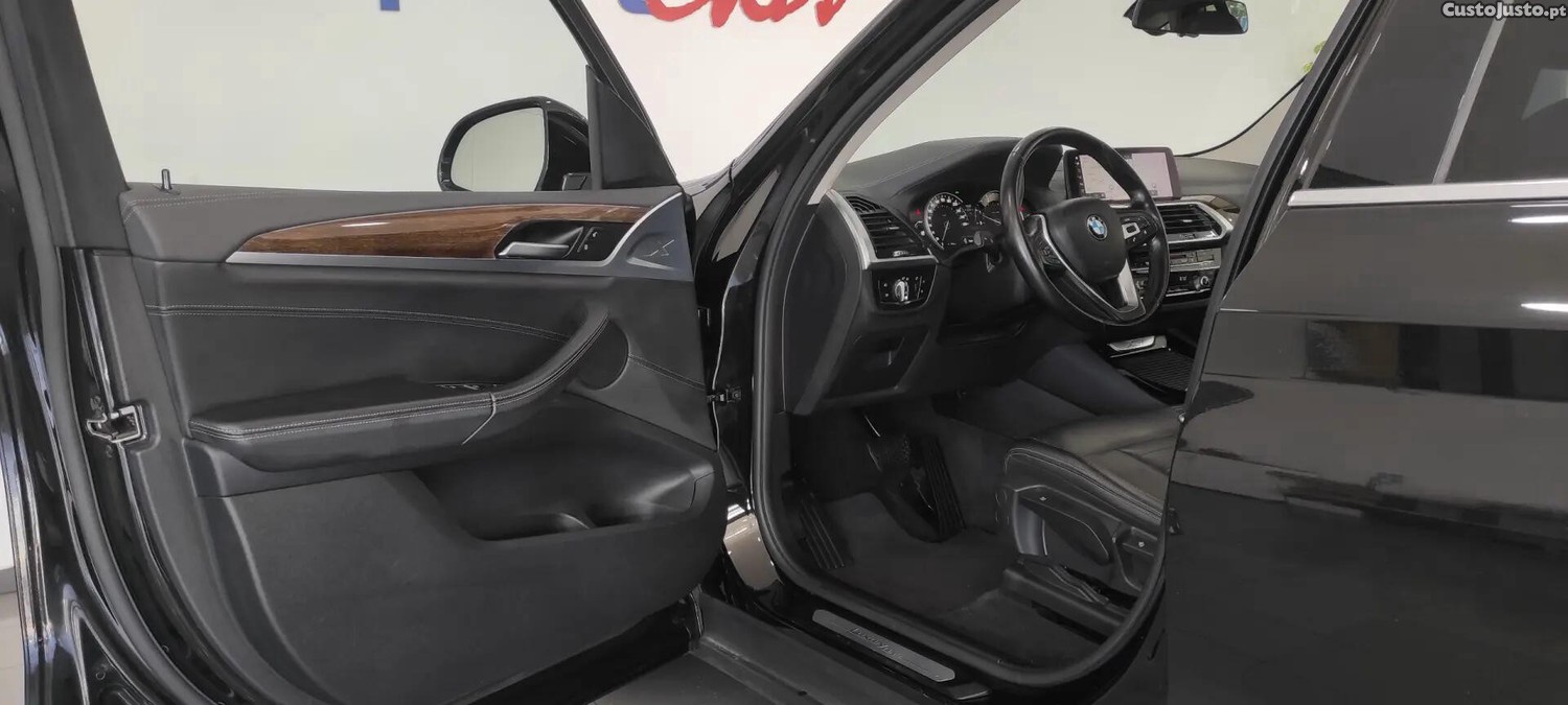 BMW X3 20 d xDrive Line Luxury — fotografia 17