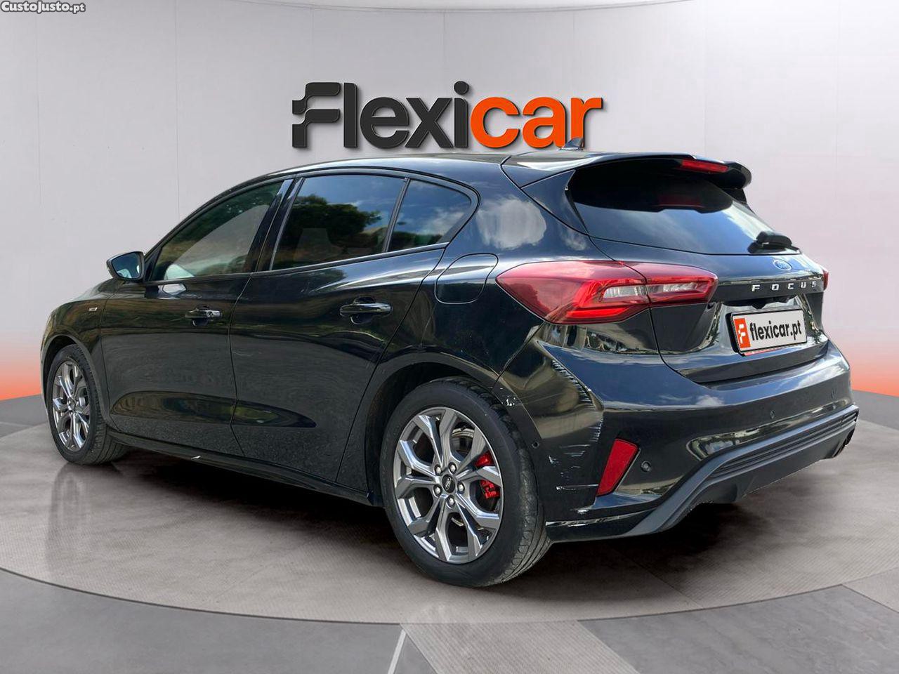 Ford Focus 1.0 EcoBoost MHEV ST-Line — fotografia 15