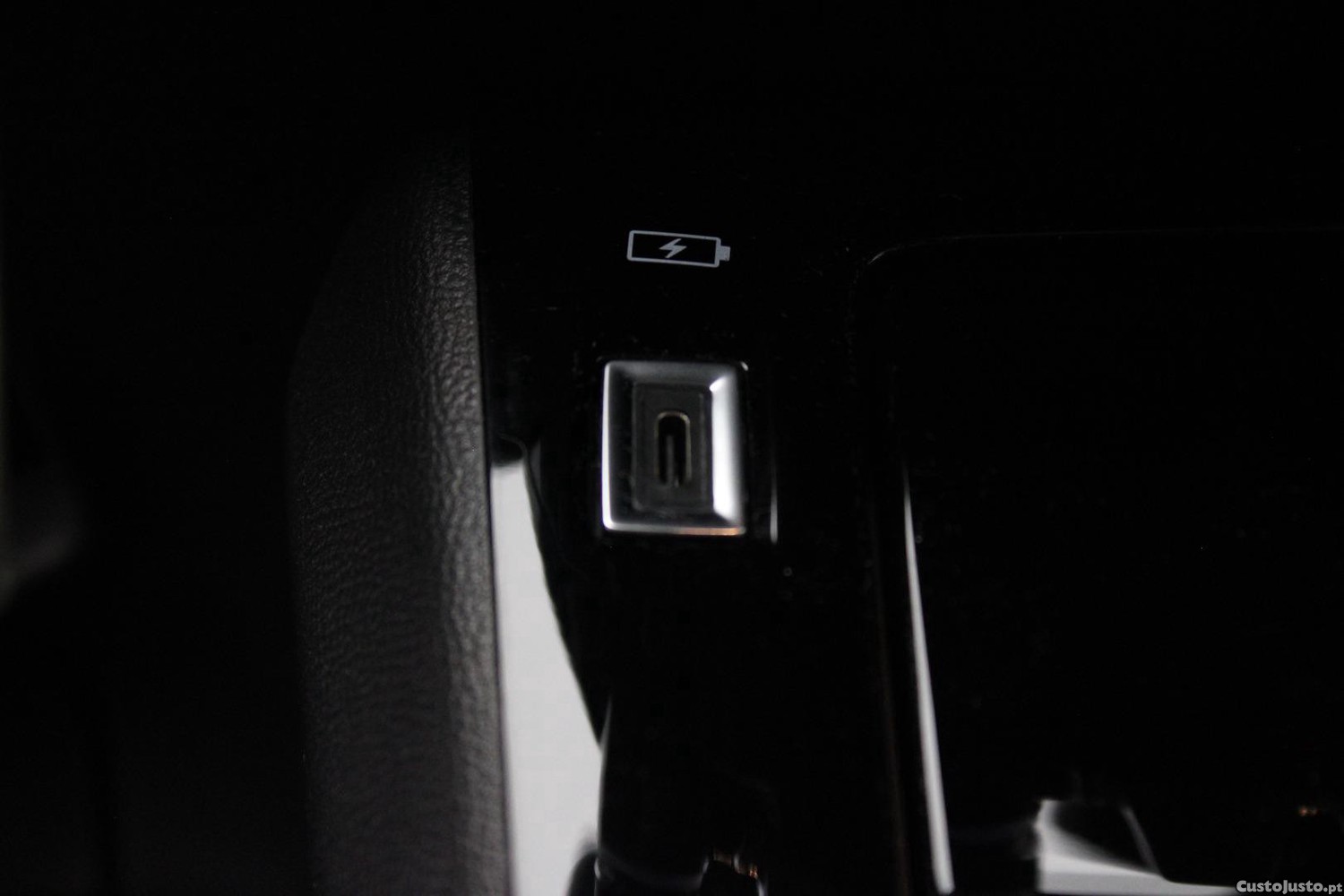 Peugeot 208 1.5 BlueHDI 100CV ALLURE — fotografia 18