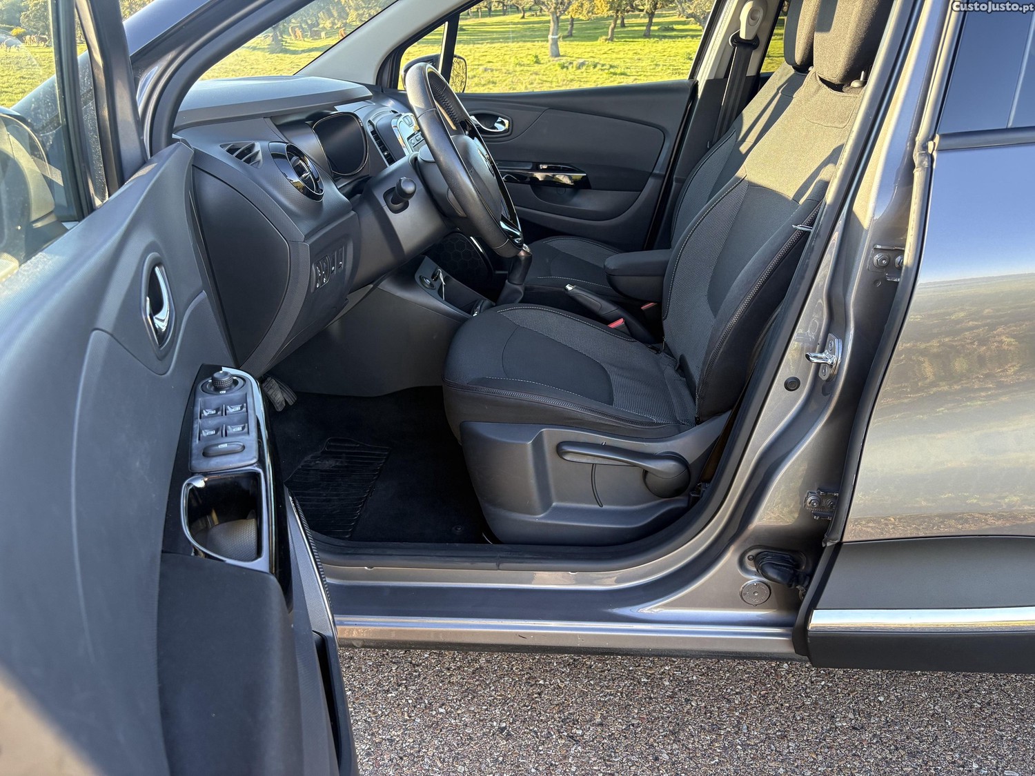 Renault Captur 1.5 DCI SPORT — fotografia 5